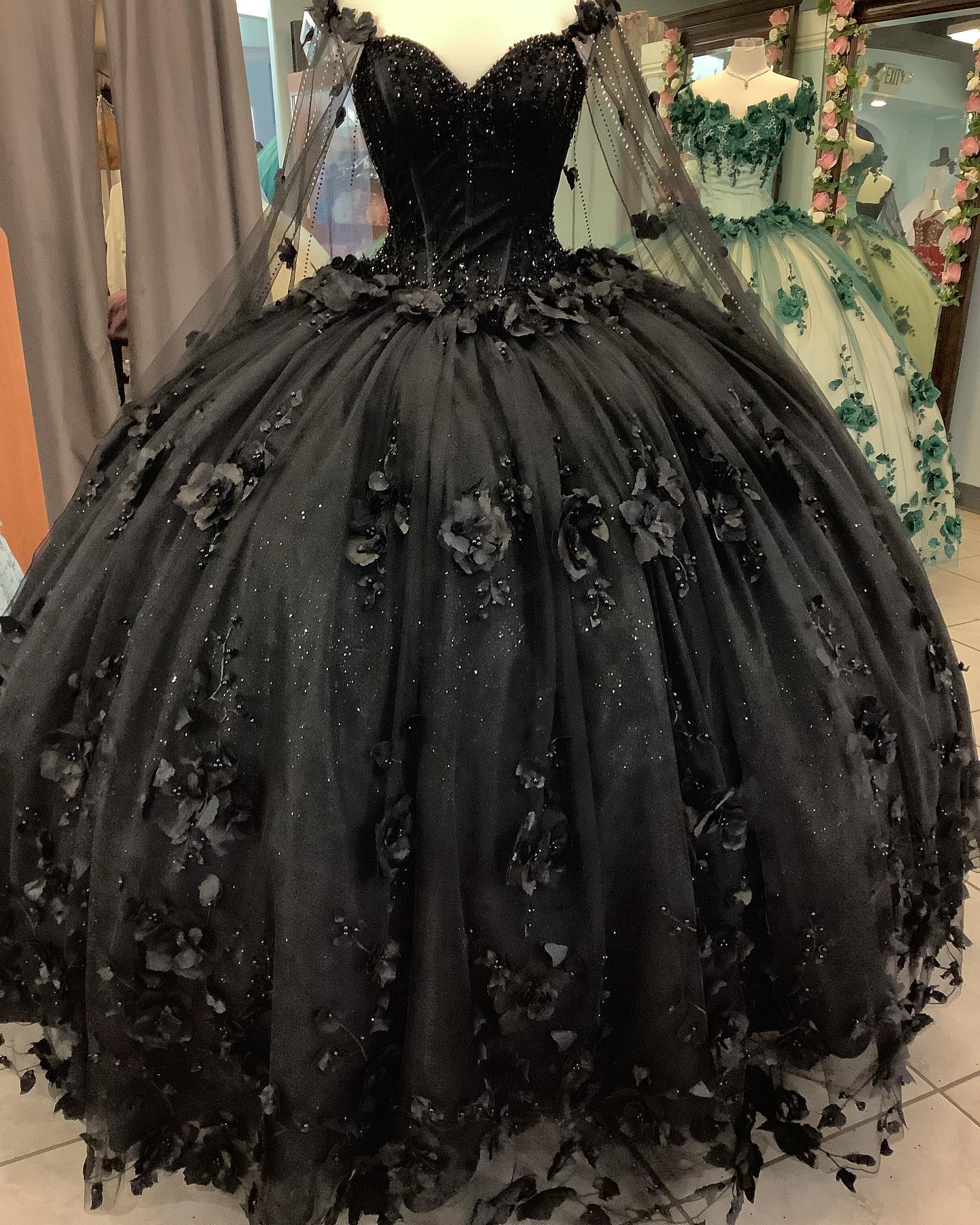 New Cheap Quinceanera Dresses Black with Flowers Crystals Beaded New Cheap Quinceanera Dresses Black with Flowers Crystals Beaded
