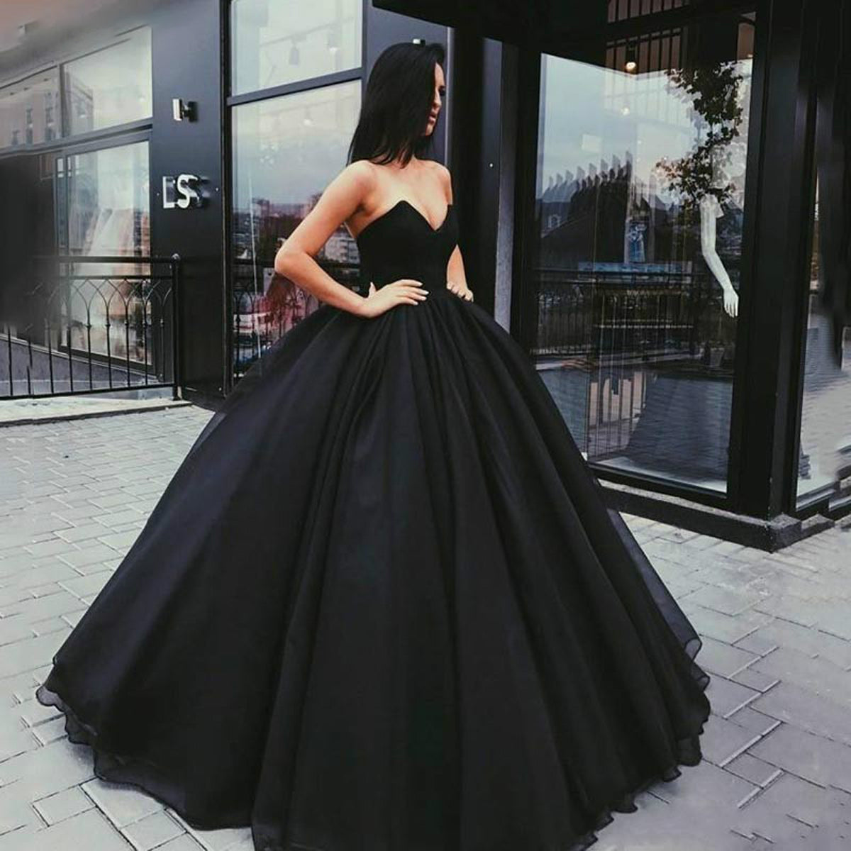 2025 Simple Black Wedding Dresses Gothic V-neck Strapless Bridal Bride Dress Black / US6 2025 Simple Black Wedding Dresses Gothic V-neck Strapless Bridal Bride Dress Black / US6