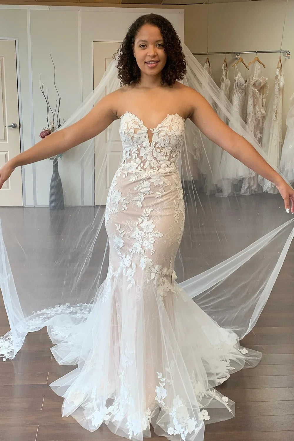 Ivory Mermaid Sweetheart Long Wedding Dress with Lace, White-Nude / UK 12 Ivory Mermaid Sweetheart Long Wedding Dress with Lace, White-Nude / UK 12