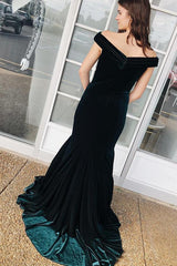 Dark Green Velvet Winter Formal Dress Off the Shoulder Prom Dress 2024