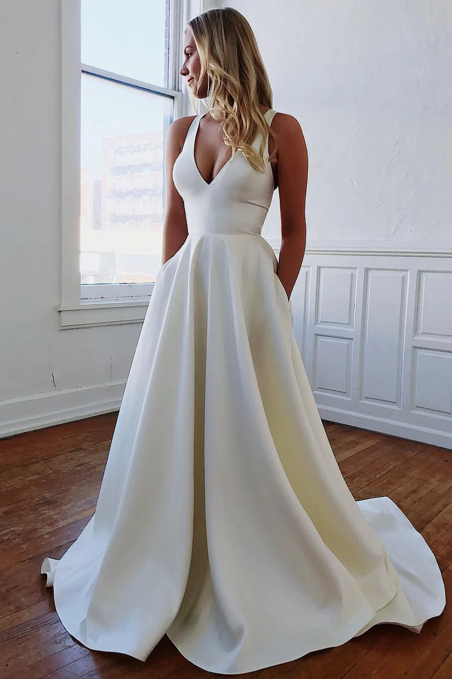 Simple Satin Minimalist Wedding Dresses V Neck Sleeveless with Pockets Bow US20W / Ivory Simple Satin Minimalist Wedding Dresses V Neck Sleeveless with Pockets Bow US20W / Ivory