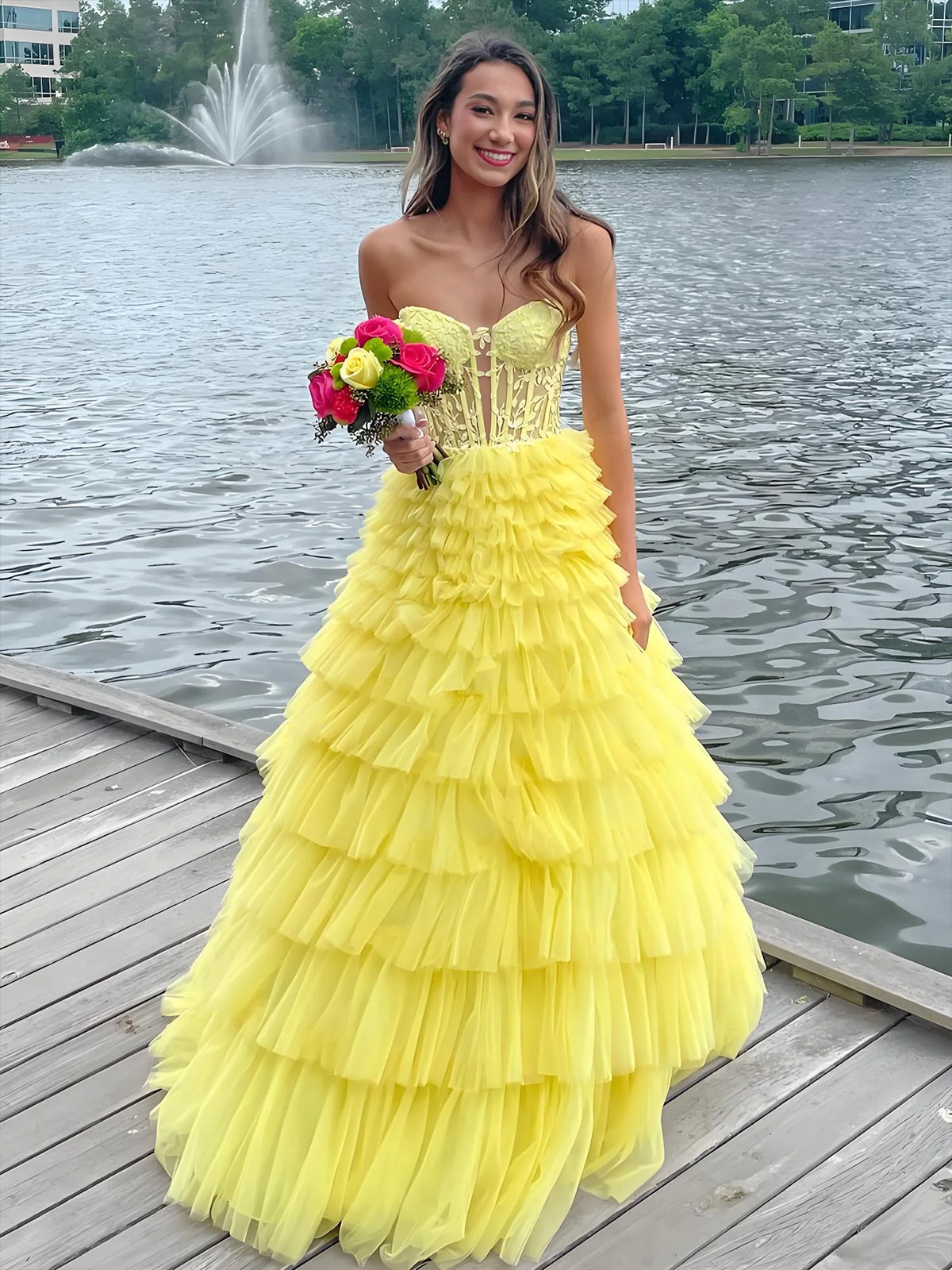Royal Yellow Gown Floor Length Yellow Prom Dresses Lace V-Neck