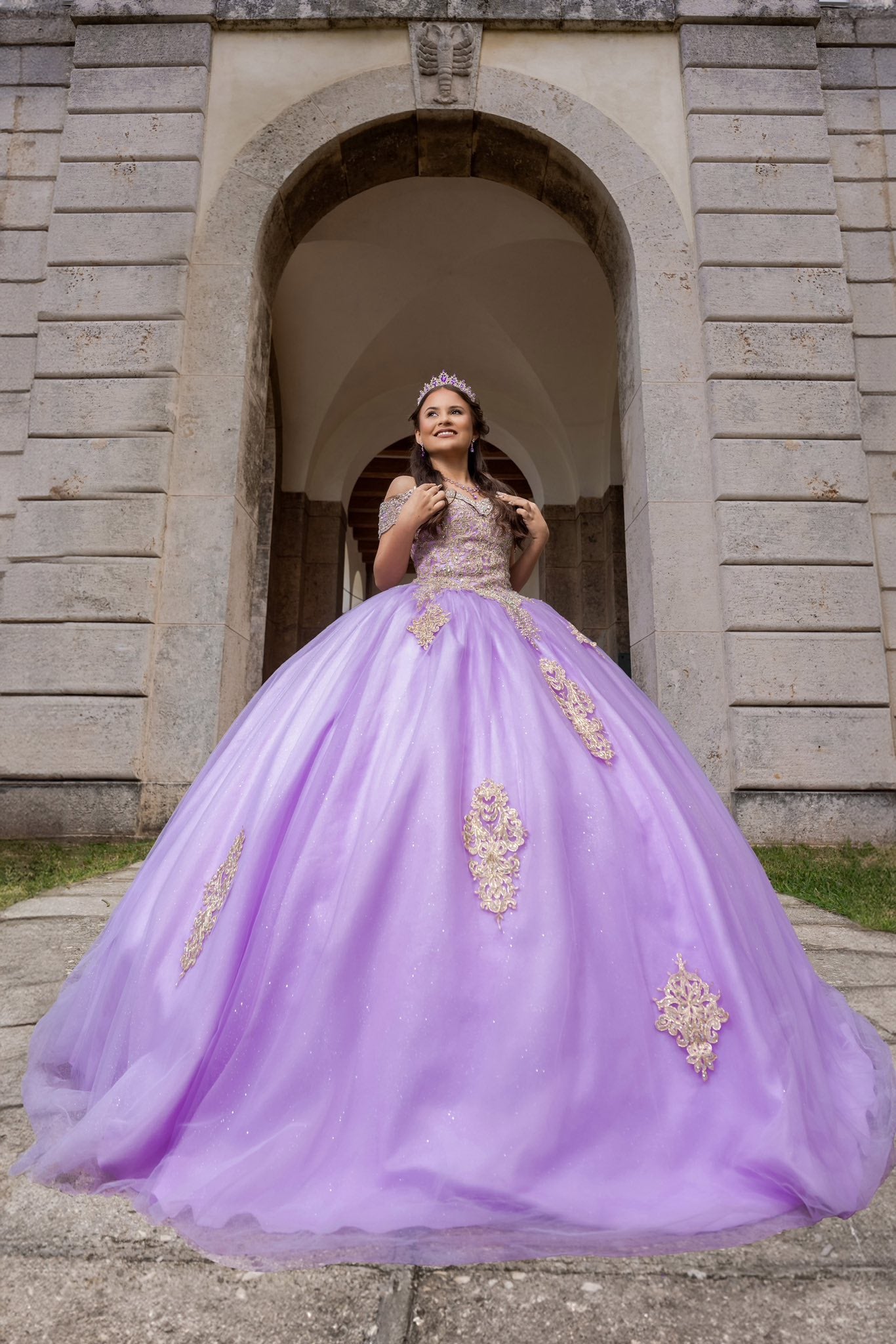 Vestido de quinceañera morado y dorado para niñas cerca de mí, hombros – MyChicDress Vestido de quinceañera morado y dorado para niñas cerca de mí, hombros – MyChicDress