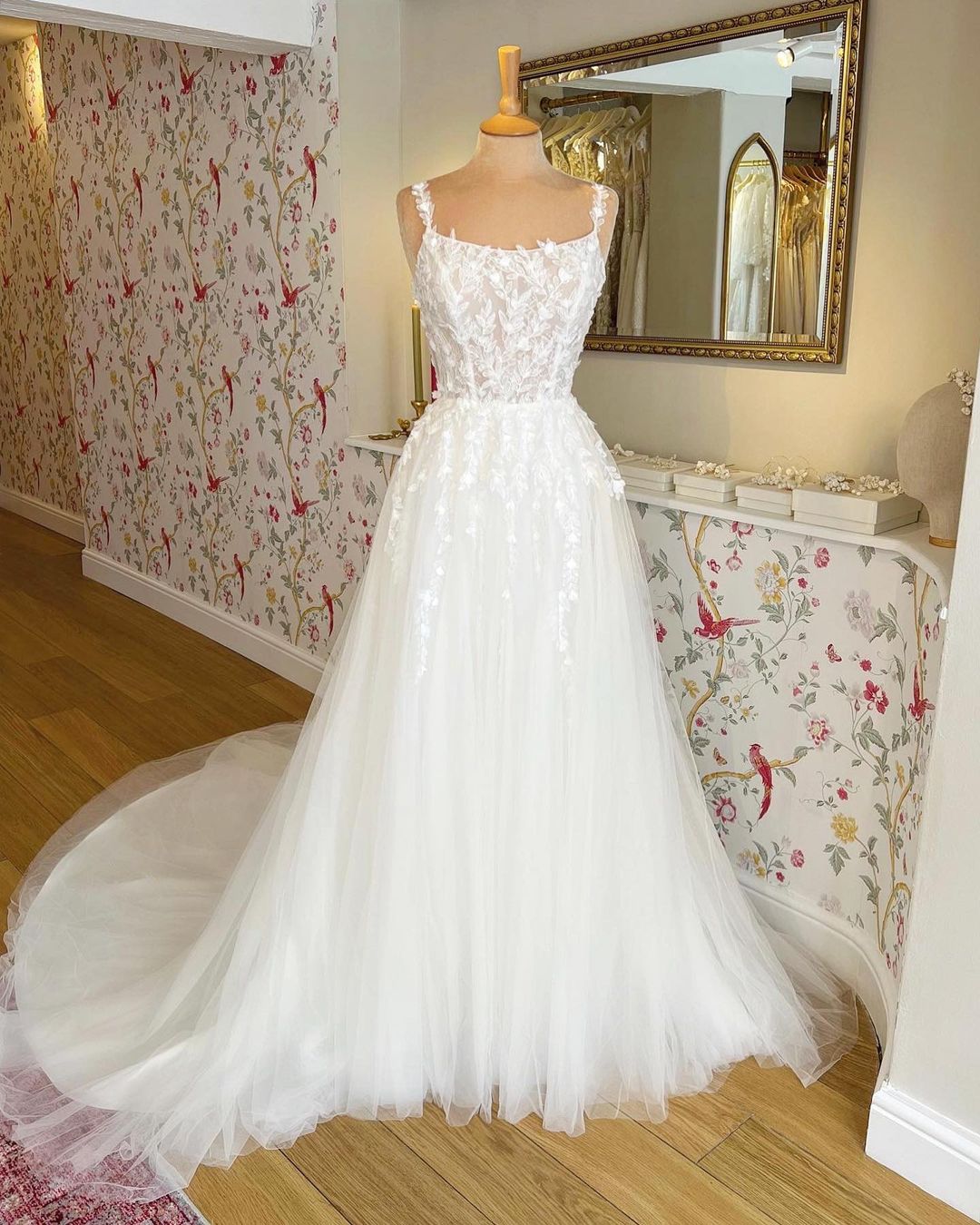 Gorgeous Lace Beach Wedding Dresses Online Square Neckline US22W / White Gorgeous Lace Beach Wedding Dresses Online Square Neckline US22W / White