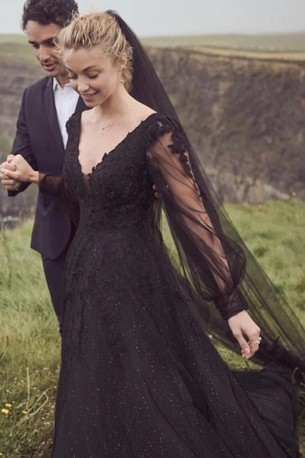backless black wedding dress Black Gothic Wedding Dresses Halter Tulle Bridal Gowns Backless Lace Appliques