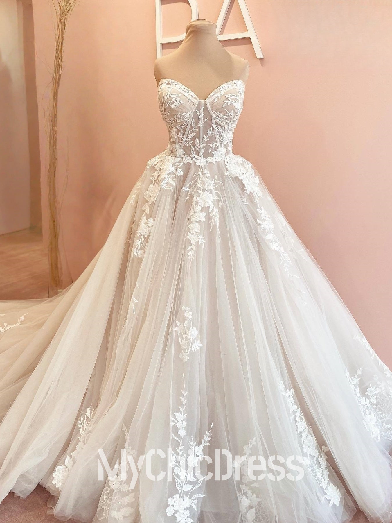 Princess Boho Lace Basque Waist Wedding Gown Strapless with Appliques US14W / White