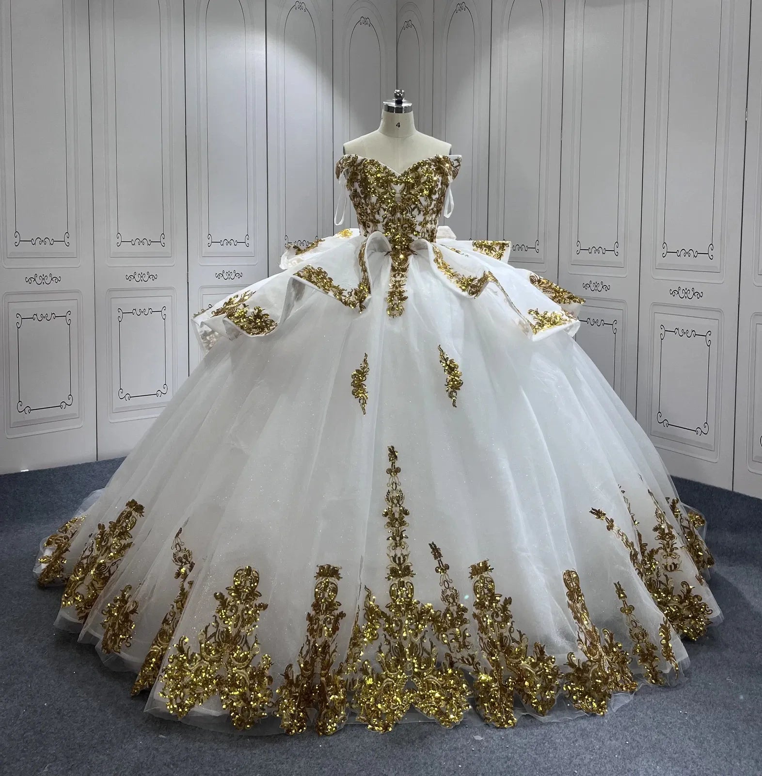 Sequin White and Gold Quinceanera Dresses Applique Tulle Wedding Dress US20W / White and Gold Sequin White and Gold Quinceanera Dresses Applique Tulle Wedding Dress US20W / White and Gold
