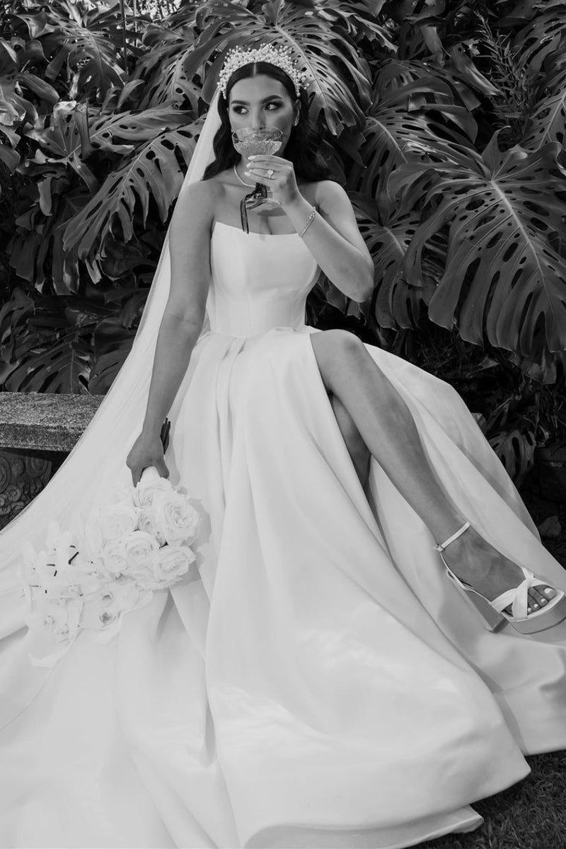 Unique A-Line Plain Wedding Dress Satin Strapless with Slit White / US4 Unique A-Line Plain Wedding Dress Satin Strapless with Slit White / US4