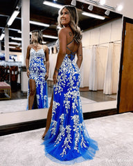 2024 Mermaid Royal Blue Prom Dresses White Lace Applique with Spaghetti Straps