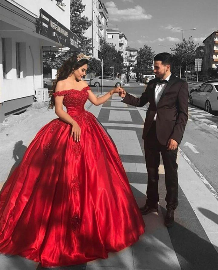 Red Prom Dress Off-the-Shoulder Sleeveless Ball Gown Satin Long 2025 Red Prom Dress Off-the-Shoulder Sleeveless Ball Gown Satin Long 2025