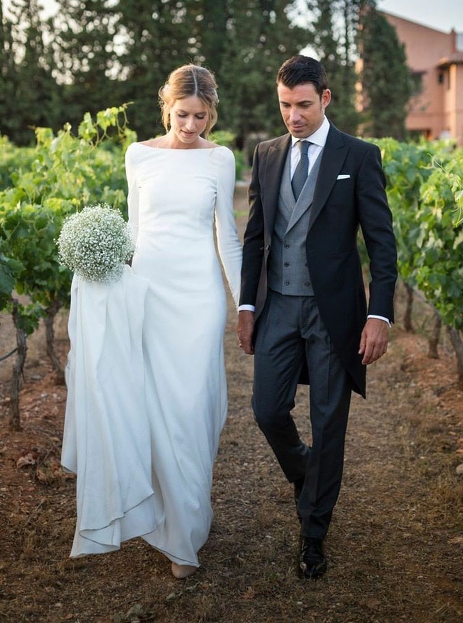Simple Long Sleeves White Beach Wedding Dresses Low Back Custom Size / Ivory Simple Long Sleeves White Beach Wedding Dresses Low Back Custom Size / Ivory