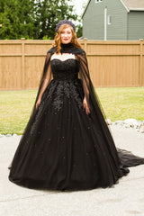 2024 Black Wedding Dresses Crystals Appliques Tulle Cape Brida Wear