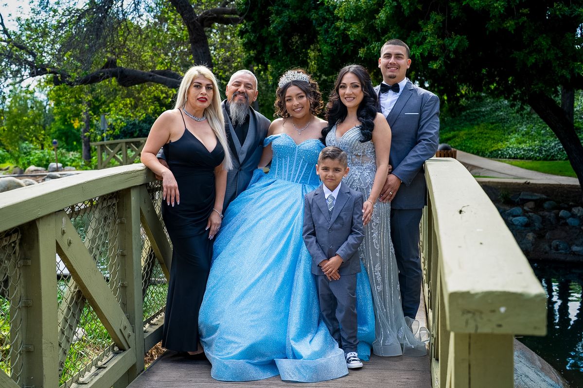 What Should Mom, Dad, and Sisters Wear to a Quinceañera?