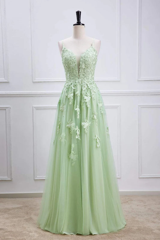 What are some popular color choices for petite prom dresses?