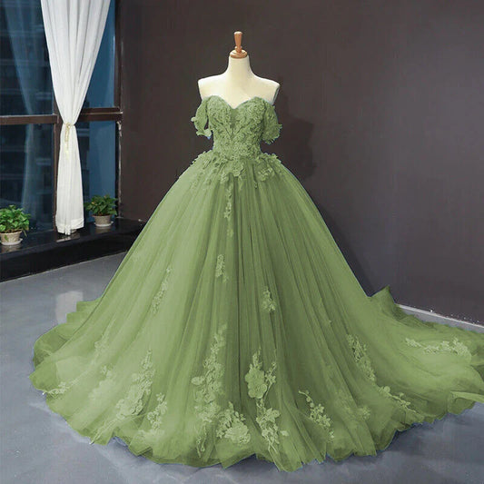 How To Choose A Quinceanera Dress That Will Make Your Hips Look Slimmer