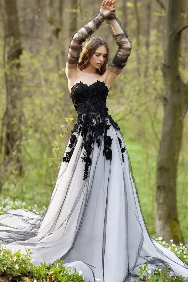 Top 10 Gothic Wedding Themes That Match Your Dark Bridal Look