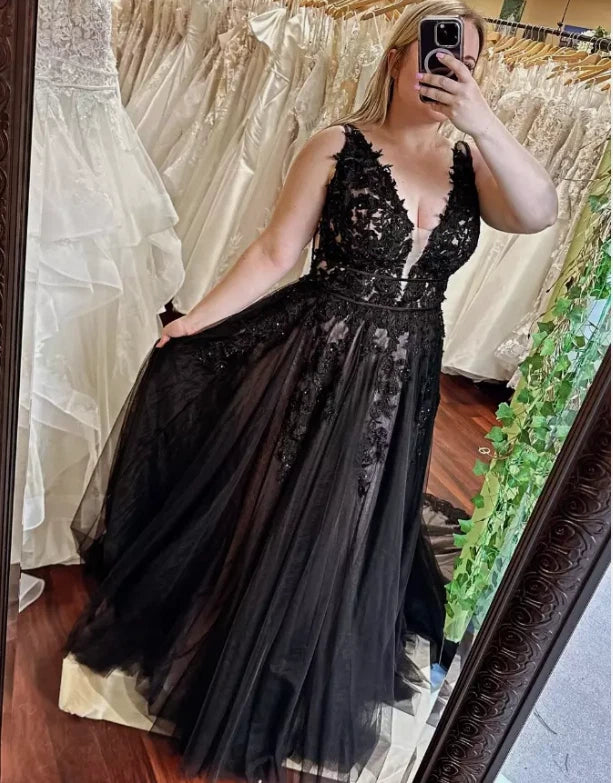 A-Line Gothic Black Lace Wedding Dresses V Neck Sleeveless