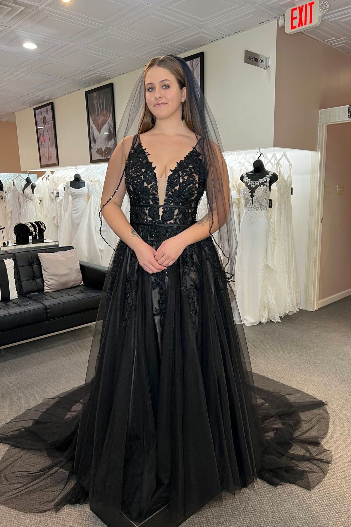 A-Line Gothic Lace Wedding Black Dresses V Neck Sleeveless