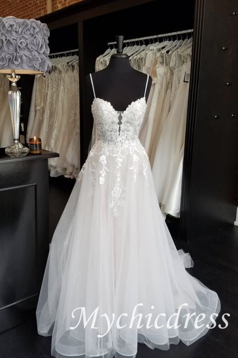 A-Line Lace Beach Wedding Dresses Sleeveless V-neck Tulle Applique - MyChicDress