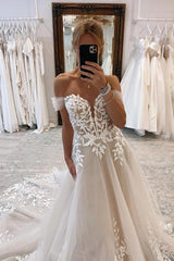 A-line Lace Beach Bridal Wears Off Shoulder Tulle Appliques