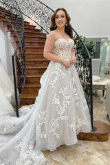 A Line Strapless White Lace Casual Beach Wedding Dress Appliques - MyChicDress