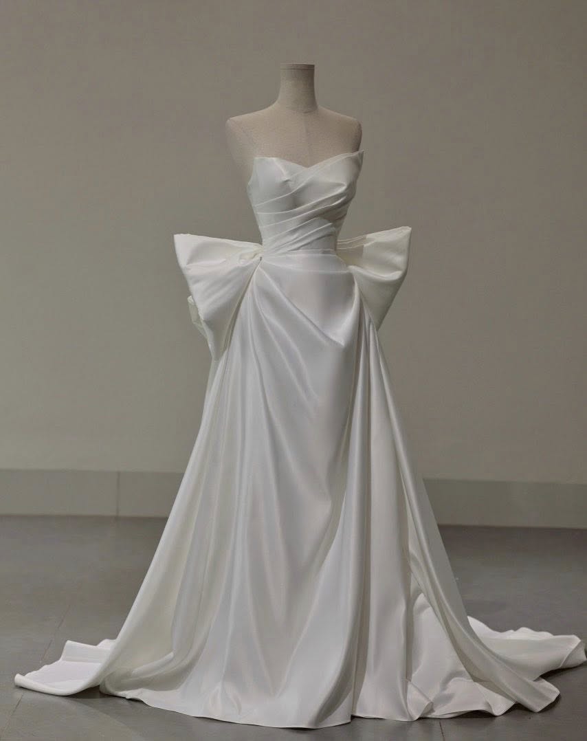 Beach Silk Satin A Line Wedding Dress Strapless with Big Bow