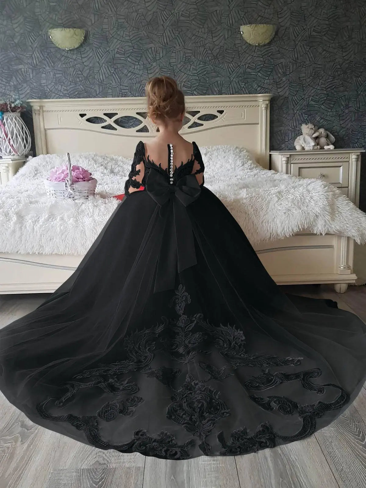 Cheap Long Sleeves Princess Lace Flower Girl Dresses with Detachable Train