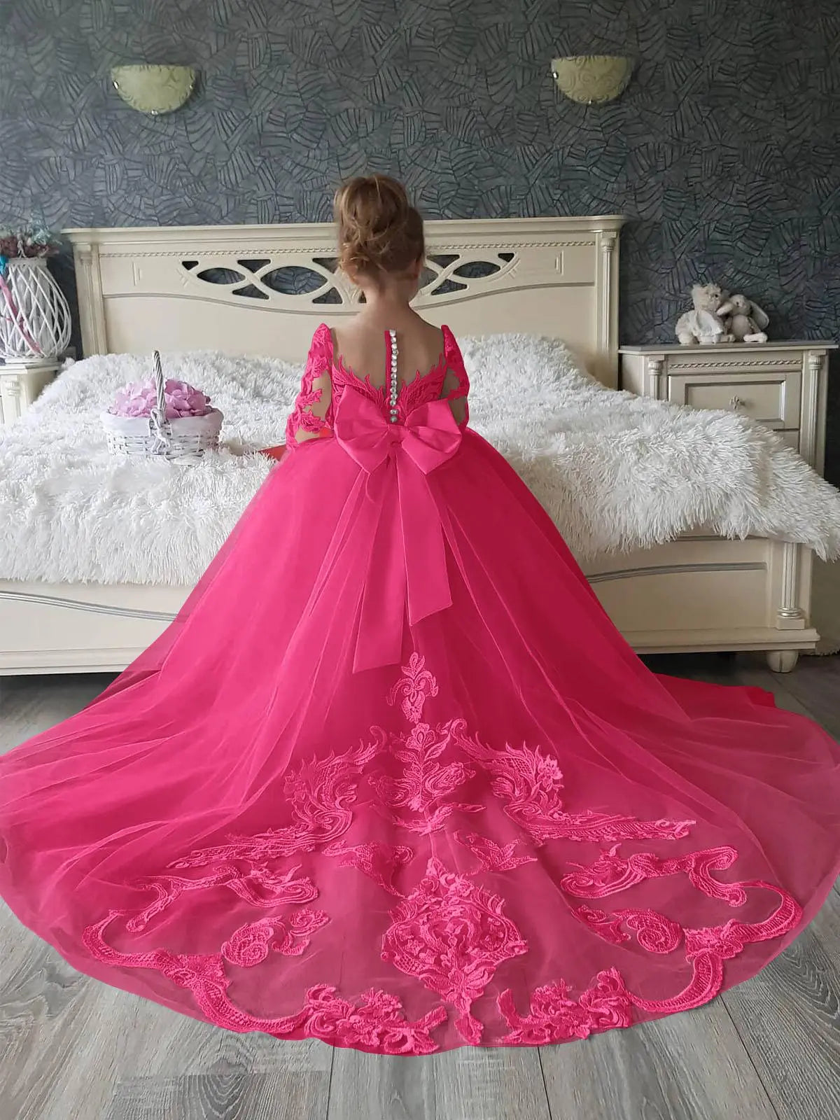 Cheap Long Sleeves Princess Lace Flower Girl Dresses with Detachable Train