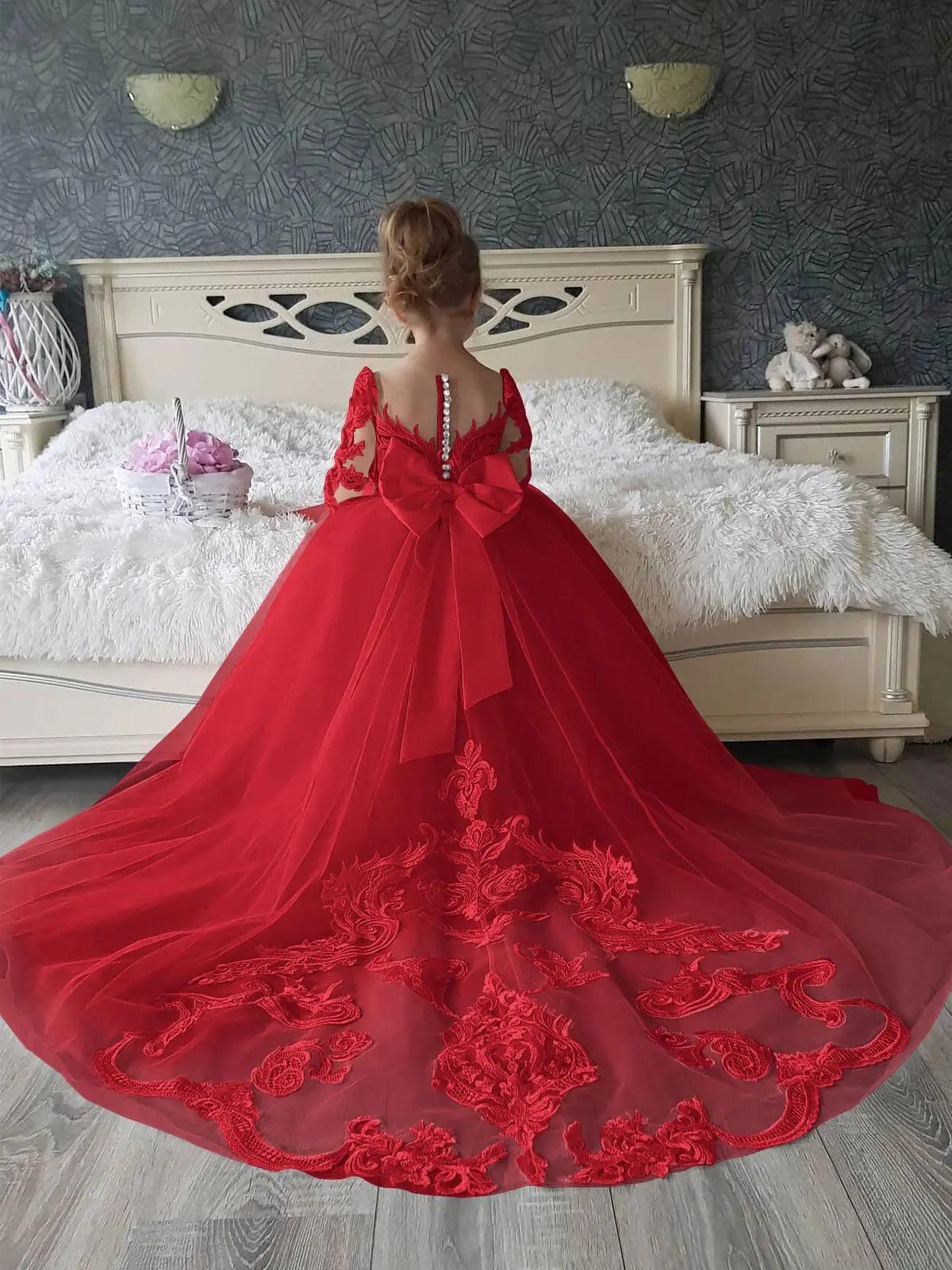 Cheap Long Sleeves Princess Lace Flower Girl Dresses with Detachable Train