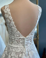 Elegant Lace Applique A Line Real Wedding Gowns V Neck Sleeveless
