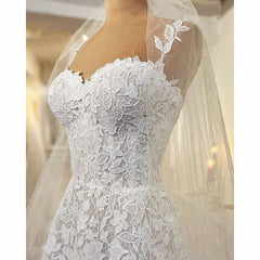 Elegant White Lace Wedding Dresses Sleeveless V-Neck Appliques