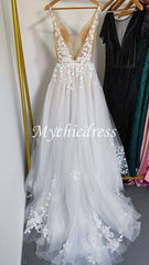 Floral Lace Rustic Wedding Dresses Boho Deep V-neck for Garden Weddings