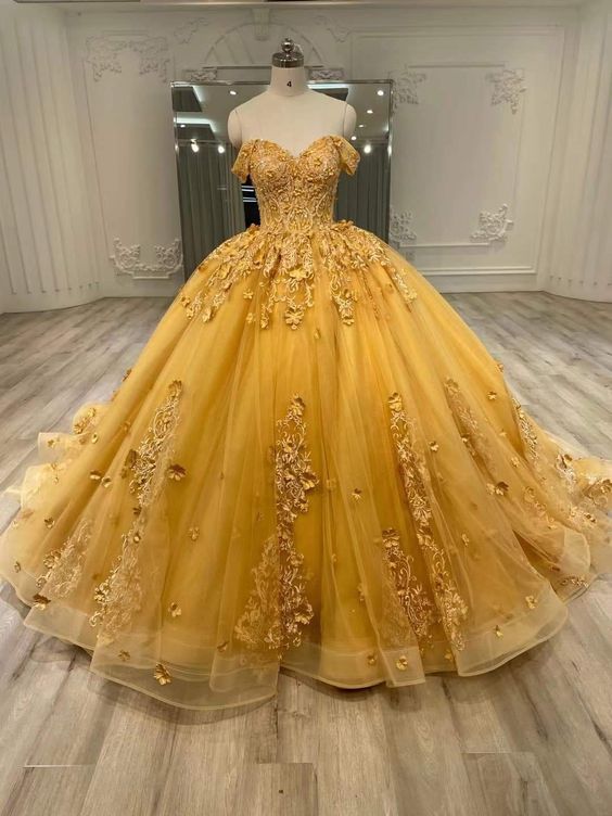 Gorgeous Tulle Gold Quinceanera Dress 3D Lace Appliques Ball Gown Dress