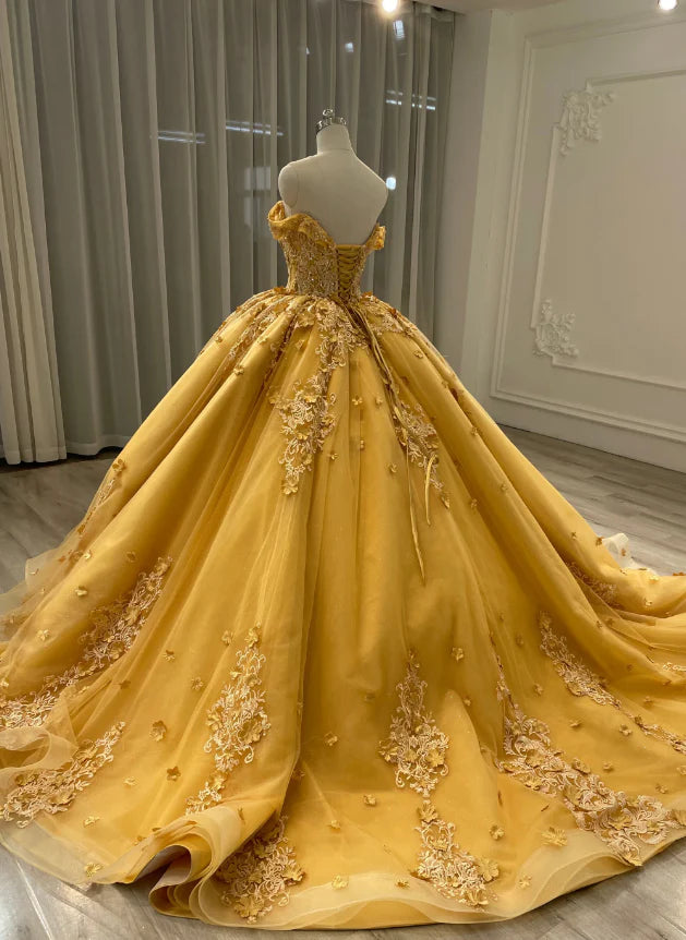 Gorgeous Tulle Gold Quinceanera Dress 3D Lace Appliques Ball Gown Dress