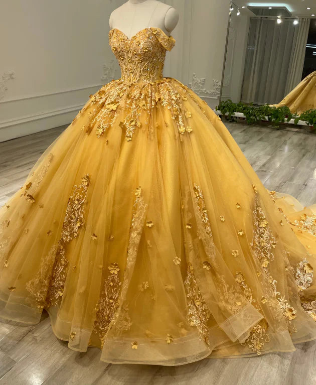 Gorgeous Tulle Gold Quinceanera Dress 3D Lace Appliques Ball Gown Dress