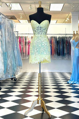 Lace Yellow Bodycon 2025 Homecoming Dresses Short Appliques Beading - MyChicDress