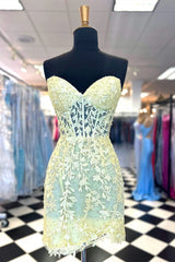 Lace Yellow Bodycon 2025 Homecoming Dresses Short Appliques Beading - MyChicDress