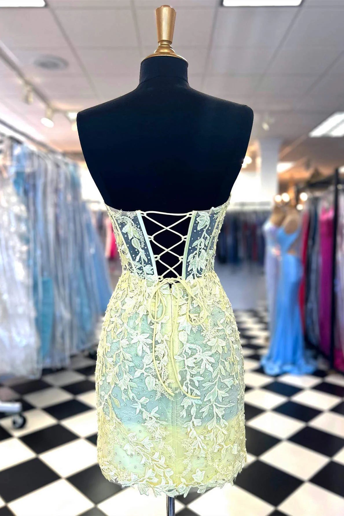 Lace Yellow Bodycon 2025 Homecoming Dresses Short Appliques Beading - MyChicDress