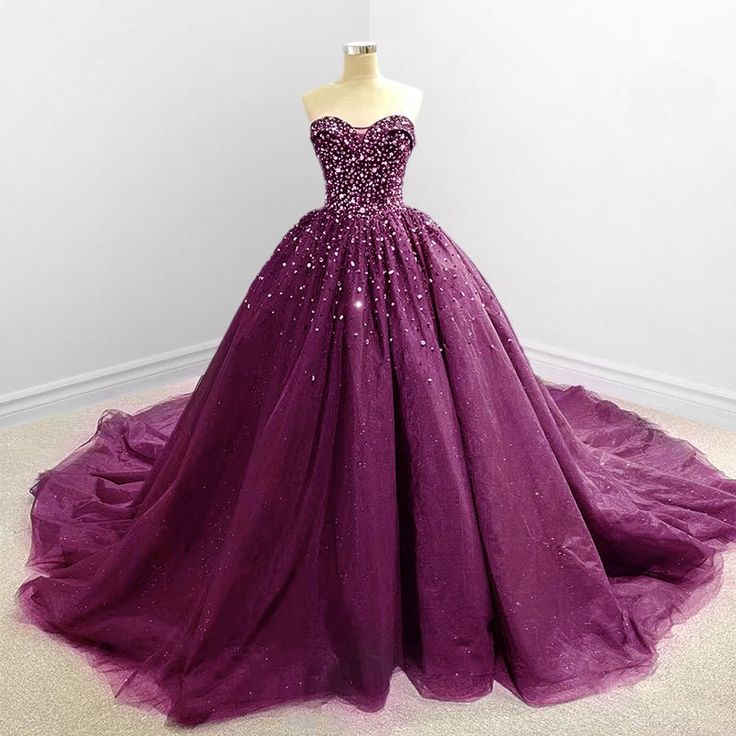 Luxury Crystals purple Wedding Dresses Gothic Sweetheart Tulle Quince Dress