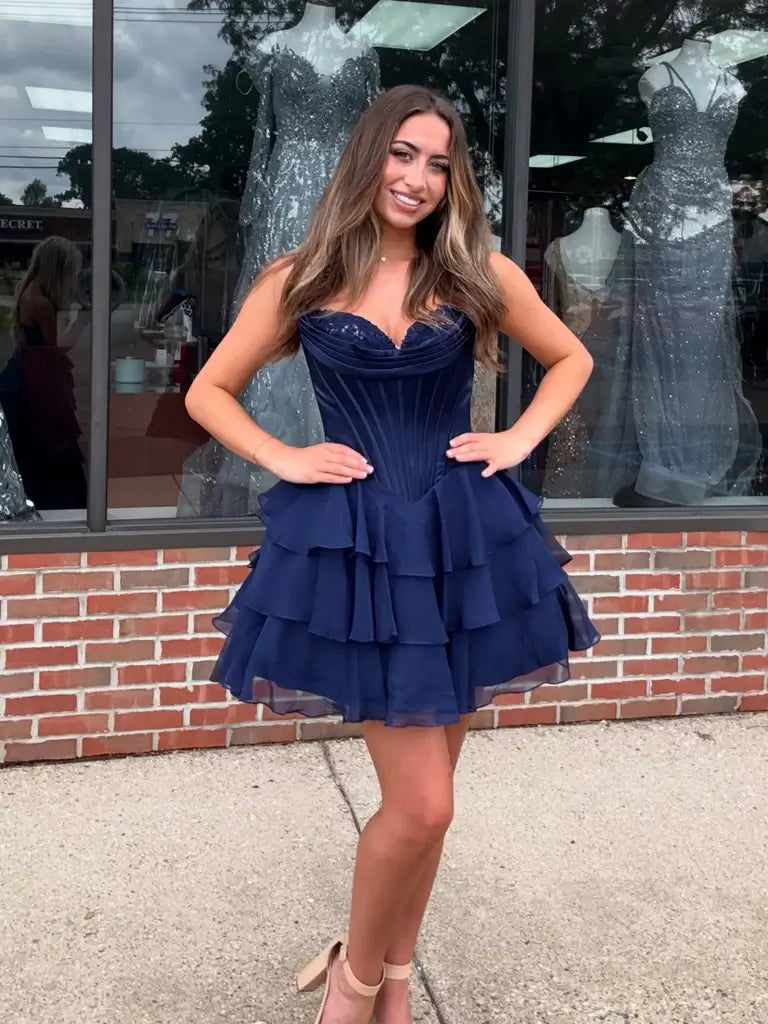 Vestido corto de fiesta con corsé amarillo, corte A y volante