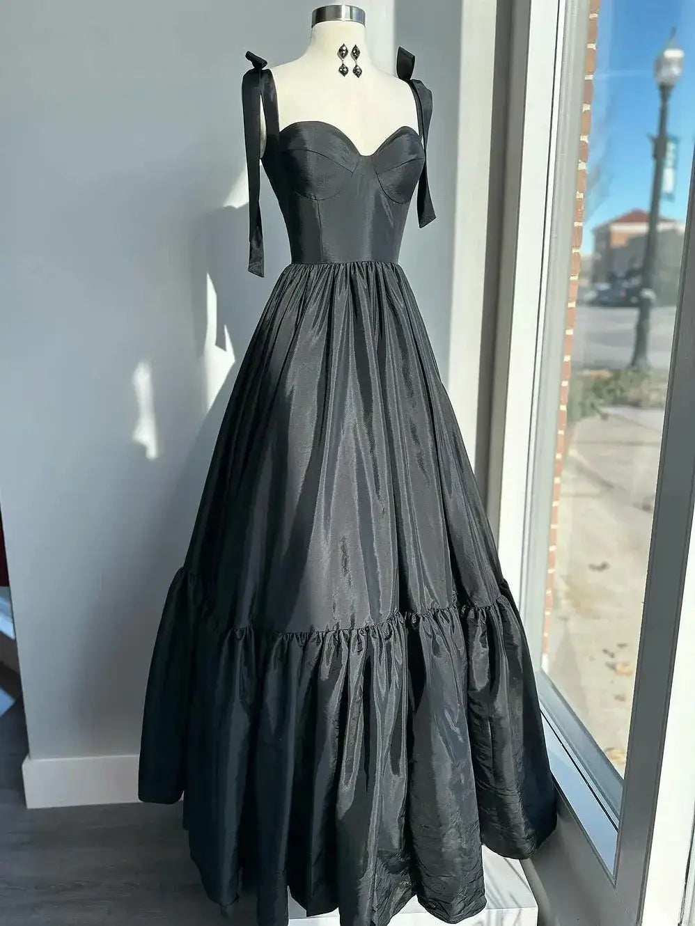 Simple Black Satin Wedding Guest Dress Sweetheart Long Formal Dresses
