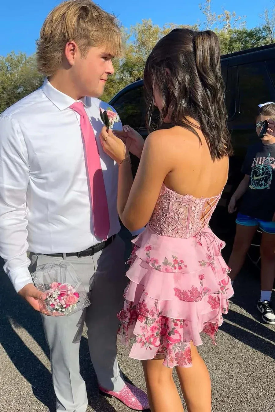 A-line Short Pink Homecoming Dress Lace Floral Appliques Ruffle