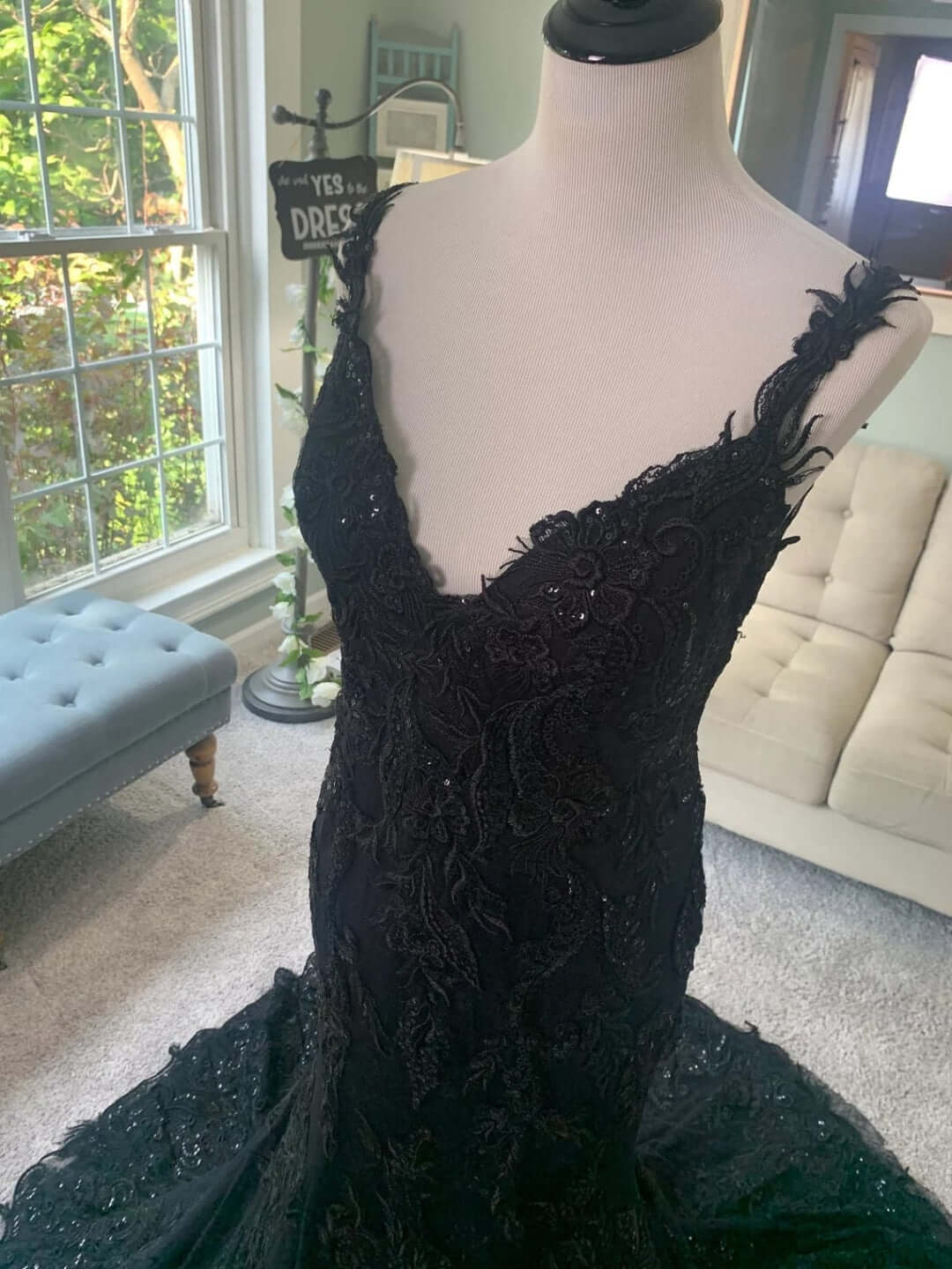 Vintage Black Mermaid Wedding Dress Gothic Embroidered Lace Tulle
