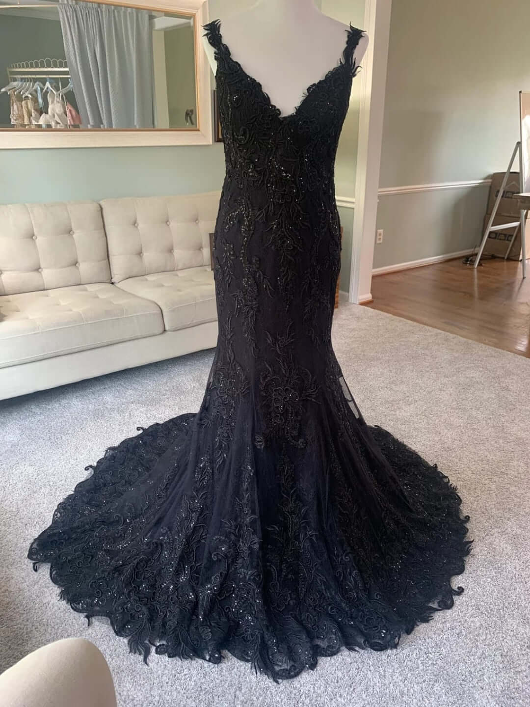 Vintage Black Mermaid Wedding Dress Gothic Embroidered Lace Tulle
