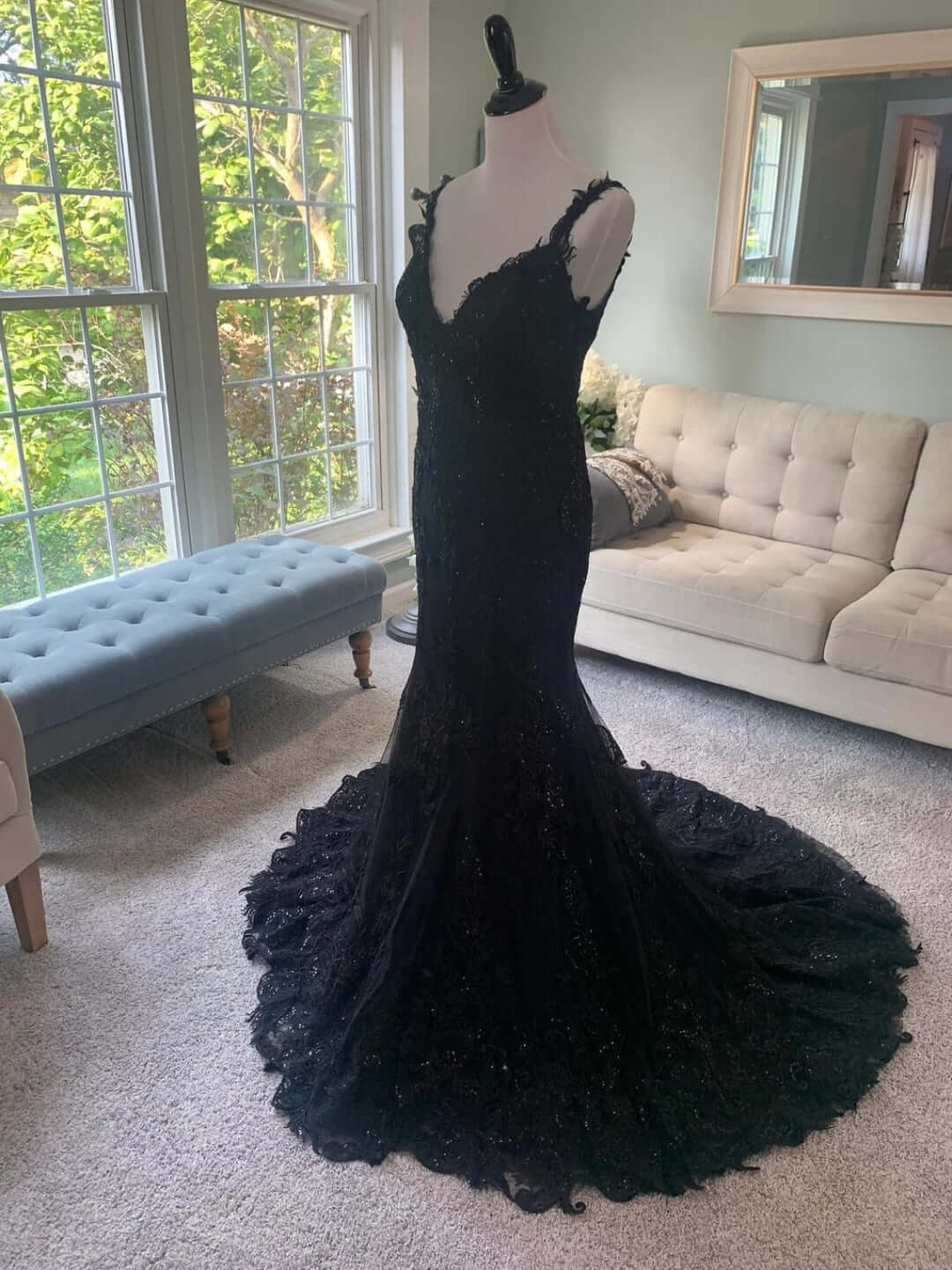 Vintage Black Mermaid Wedding Dress Gothic Embroidered Lace Tulle
