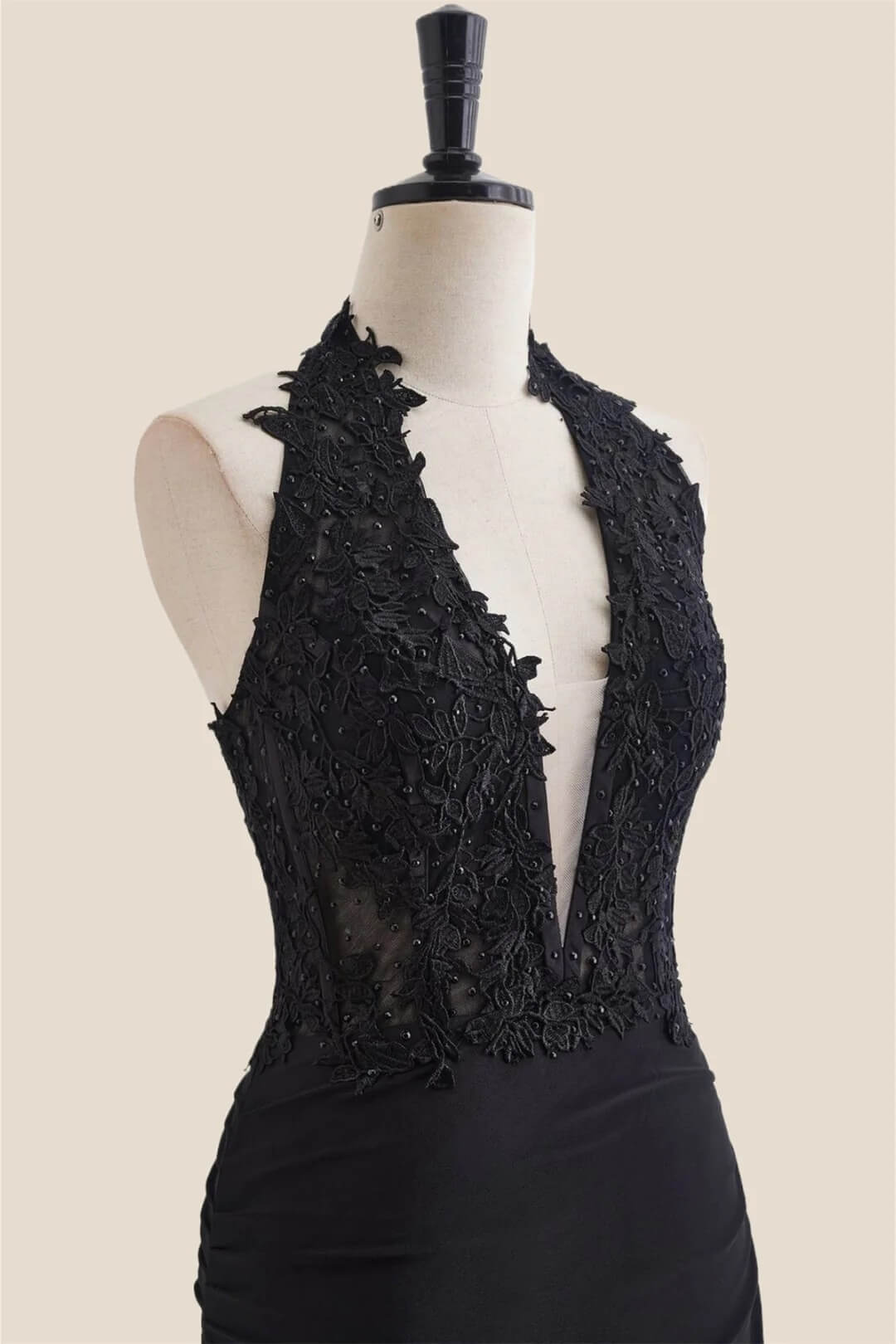 Black Short Prom Dress Halter Lace Appliques Ruched Hoco Dress Bodycon