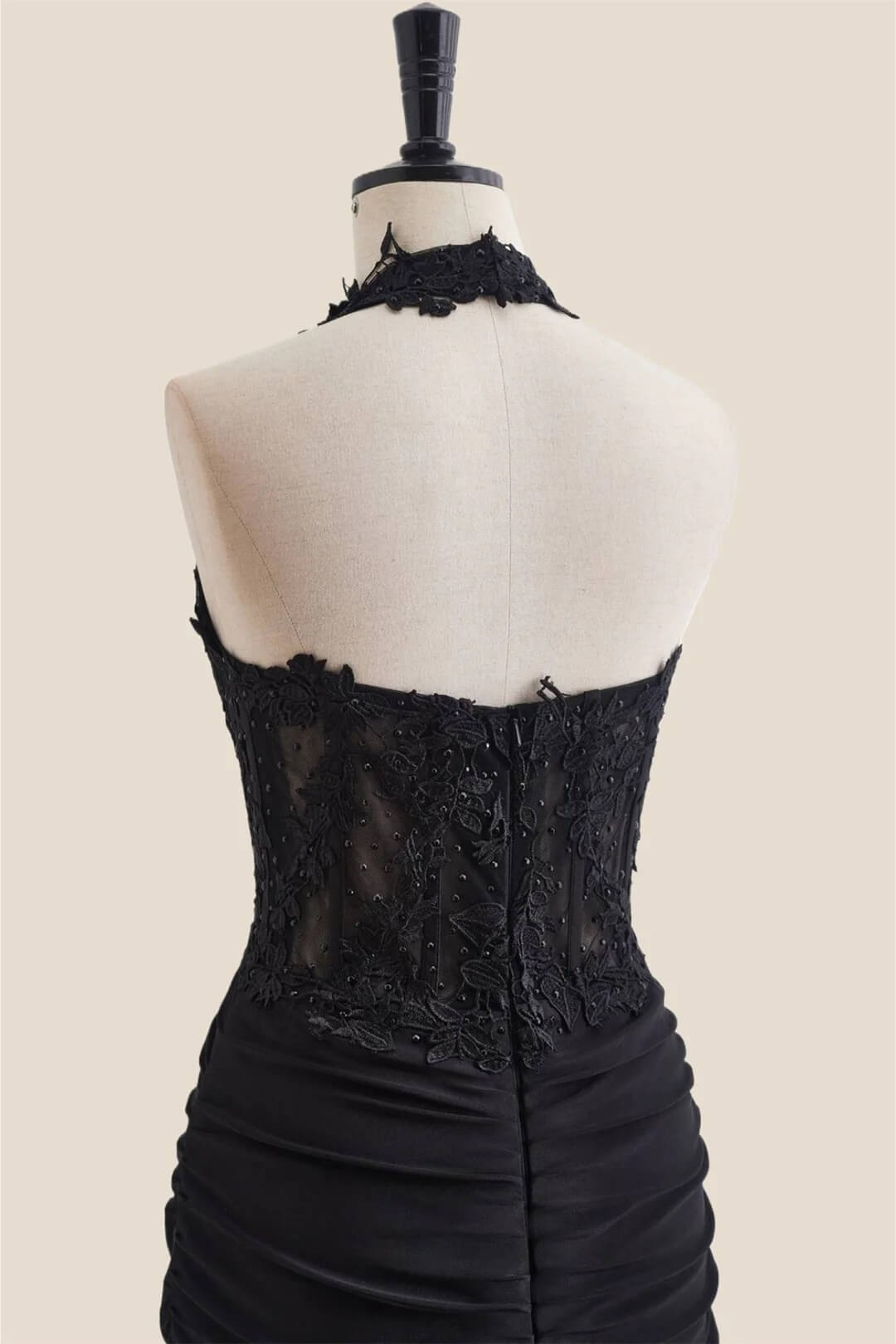 Black Short Prom Dress Halter Lace Appliques Ruched Hoco Dress Bodycon