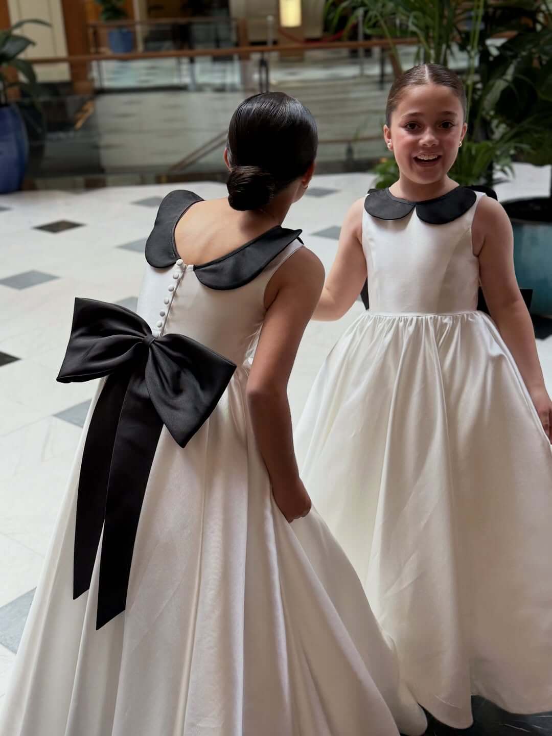 Cheap Black White Flower Girl Dresses for Wedding Satin Jewel with Bow