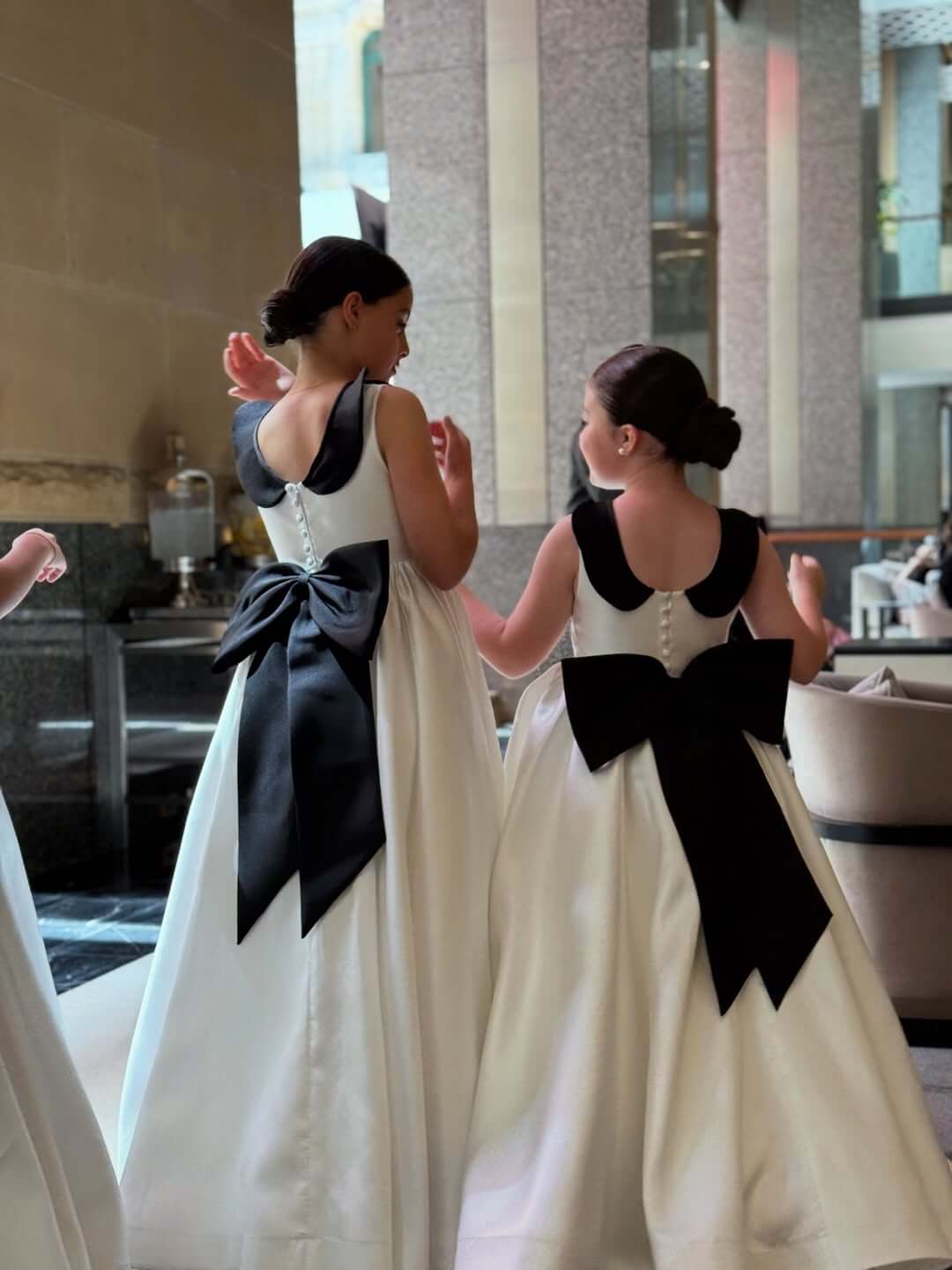 Cheap Black White Flower Girl Dresses for Wedding Satin Jewel with Bow