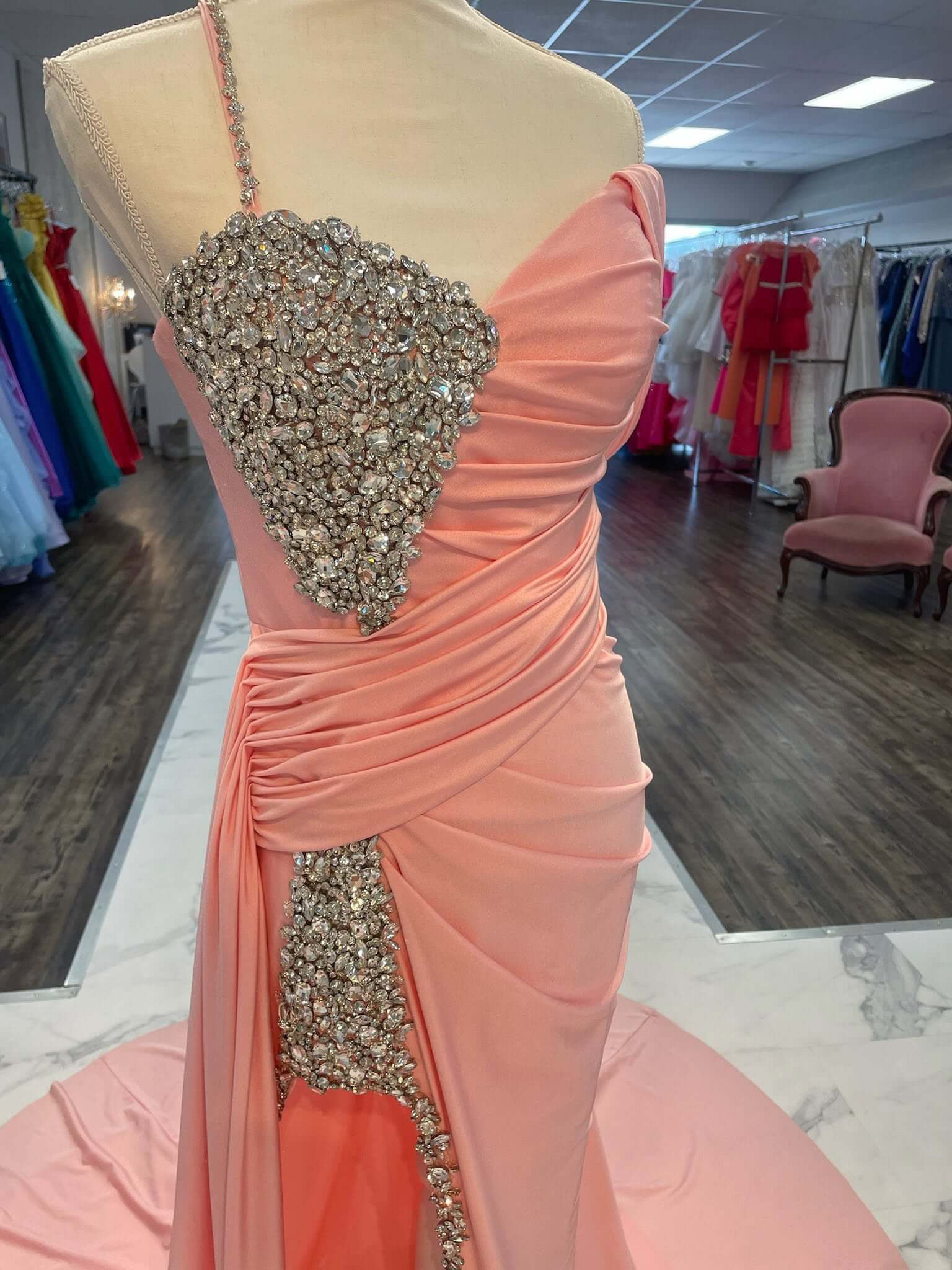 Discount Crystals Satin Emerald Green Prom Dresses Mermaid One Shoulder